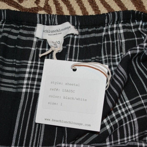 NWT Plaid off shoulder blouse (rayon) - Picture 5 of 6